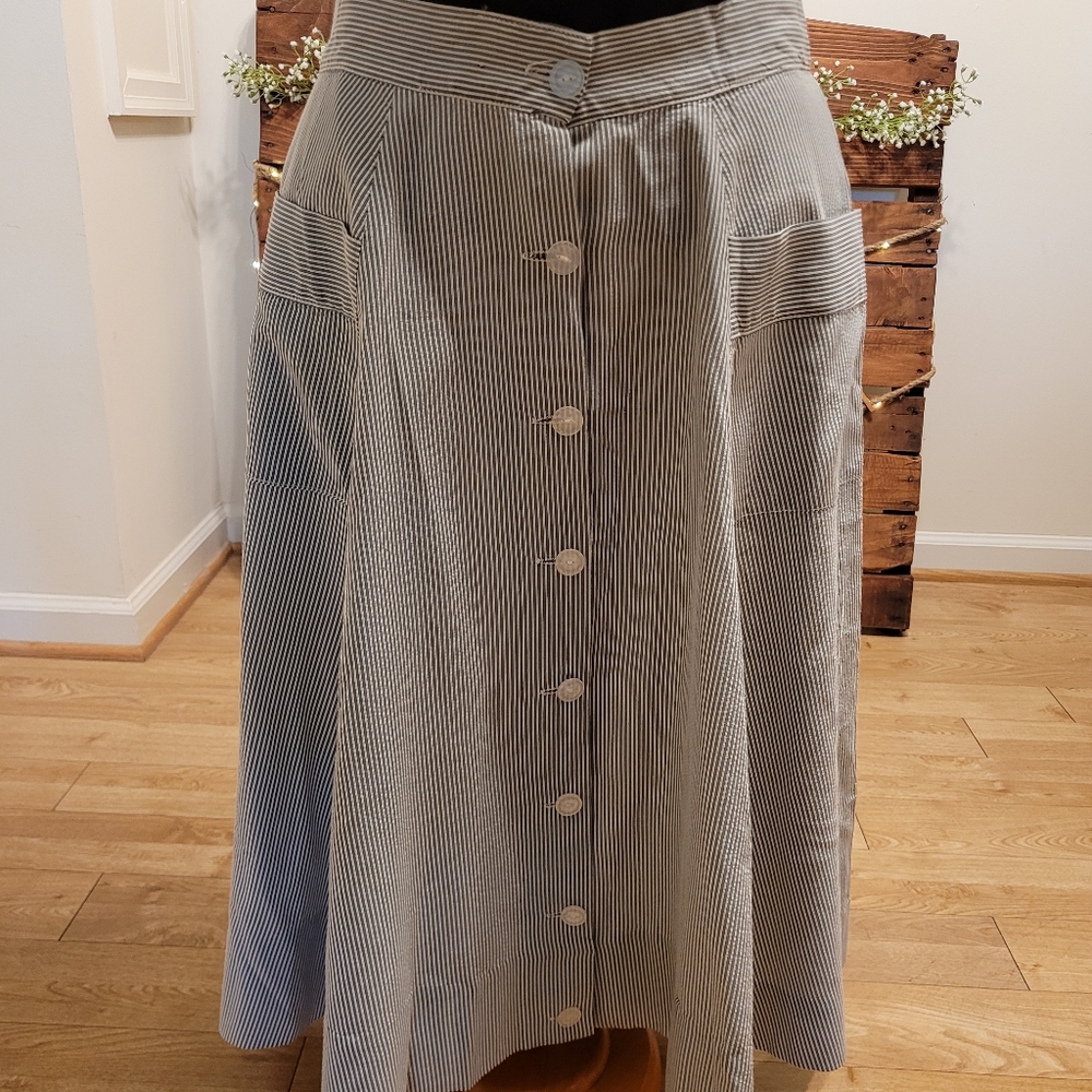 ***SOLD*** Midi Skirt w/ pockets
